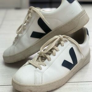 Vega Sneakers - 8.5m/10w White Sneakers with navy blue Accents. EUC